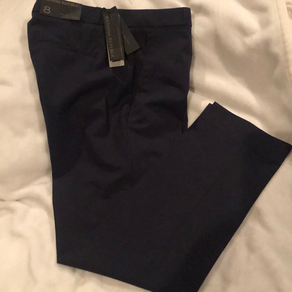 Machine washable Italian wool mid rise slim fit straight leg